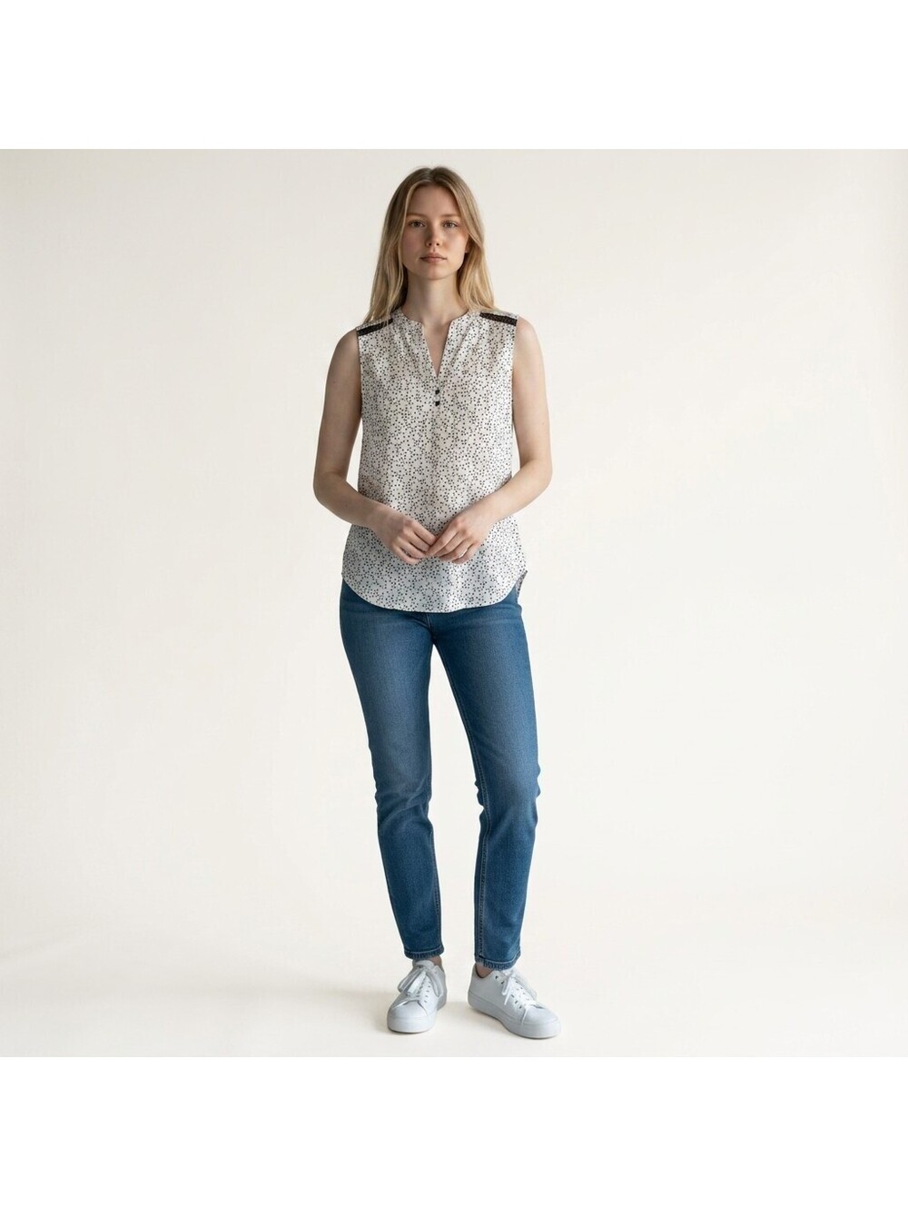 New Cure. Blouse Women S Small White Polka Dot V-Neck Sleeveless Button Casual